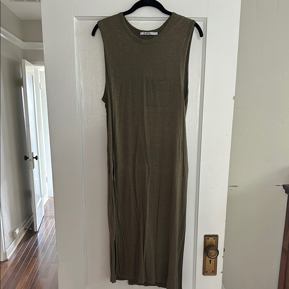 T by Alexander Wang Green Sheath Maxi Dress with Crew Neck and Sleeveless Design